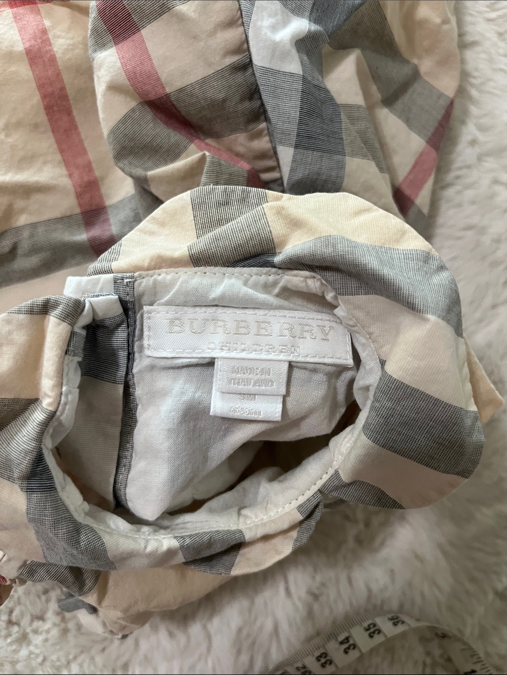 Burberry Beige Plaid Ruffle Collar Dress with Red Accents - Picture 4 of 8